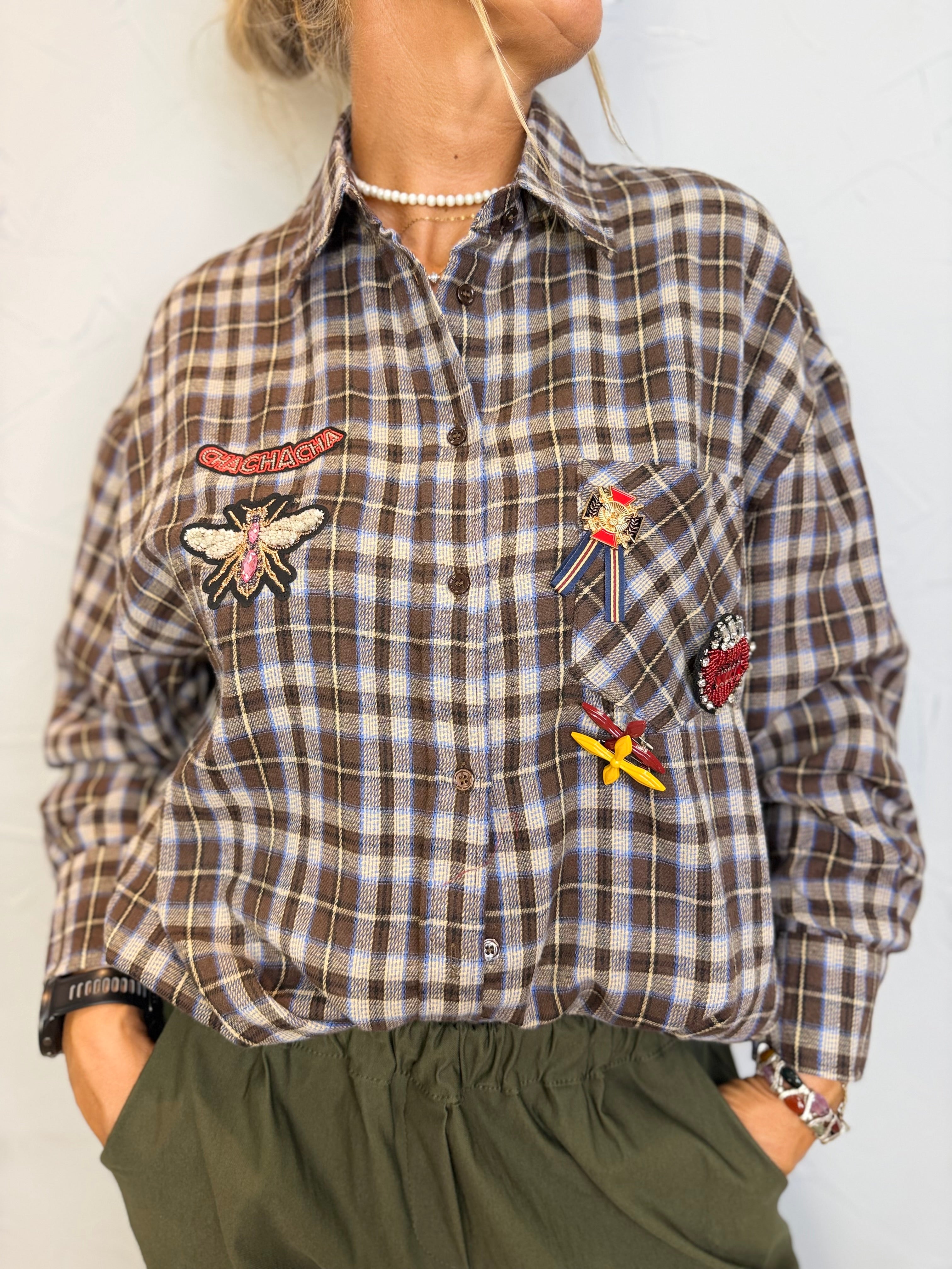Camicia dettagli